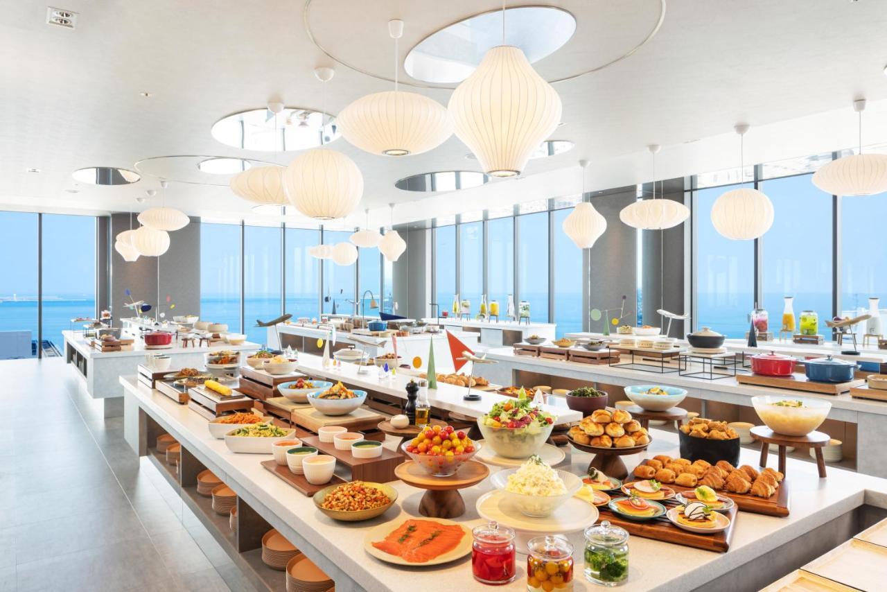 Omo Kansai Airport By Hoshino Resorts Izumisano Exterior foto The buffet at the 360° restaurant