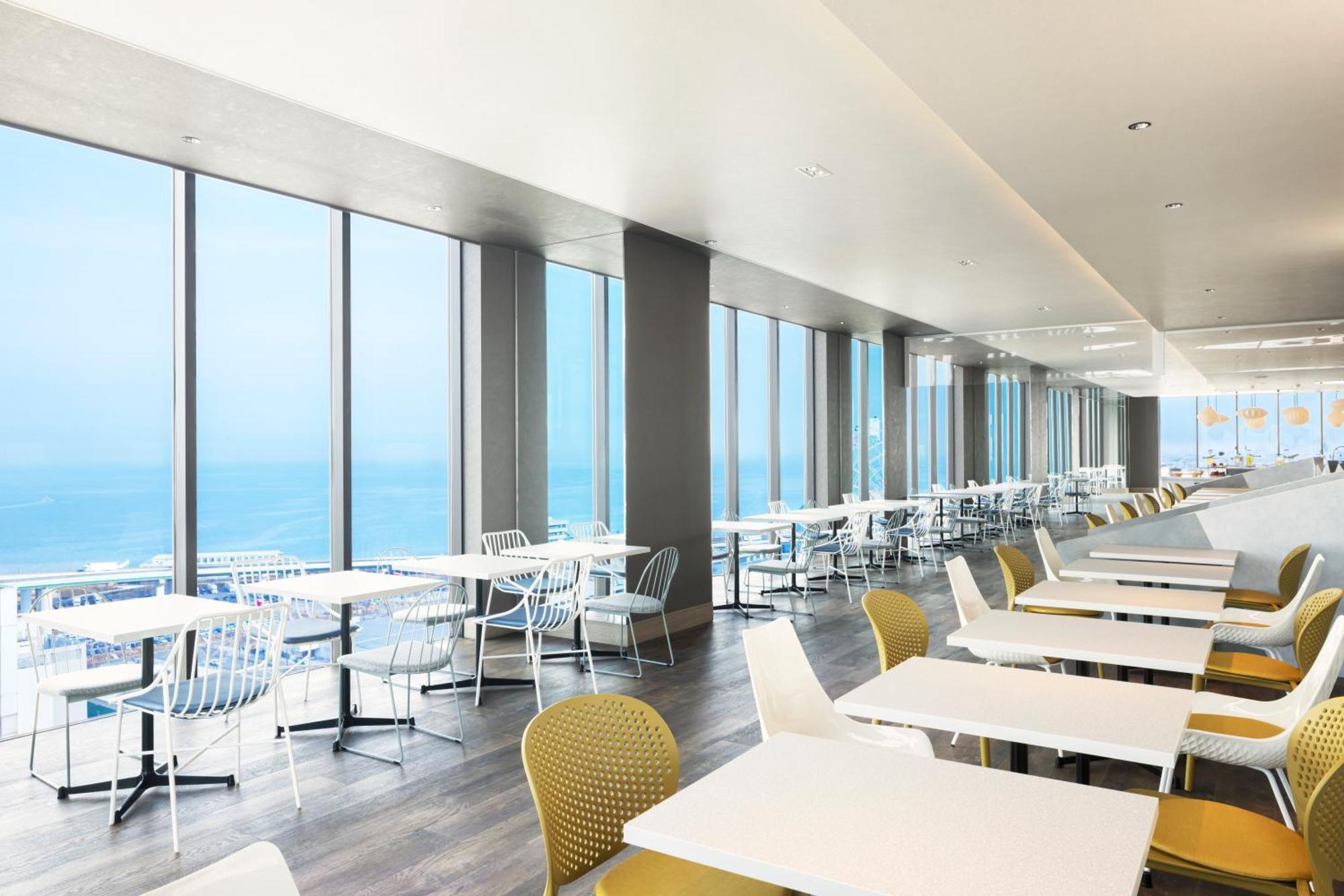 Omo Kansai Airport By Hoshino Resorts Izumisano Exterior foto The 360° Restaurant